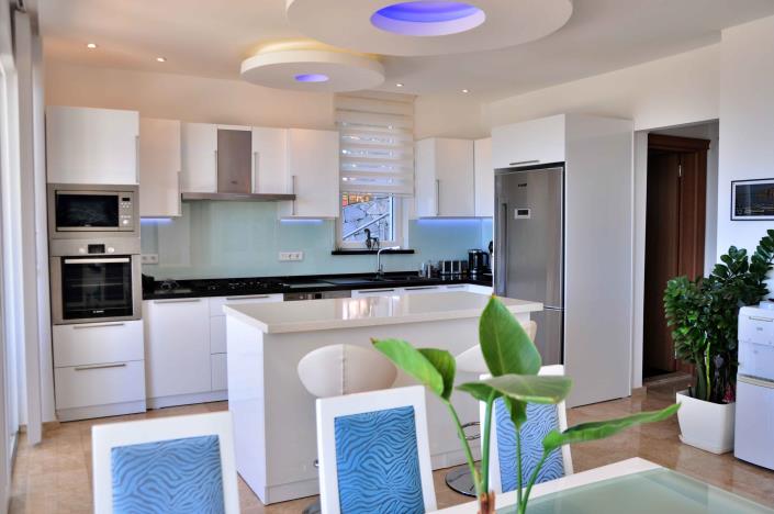 Image No.8-4 Bed Villa / Detached for sale