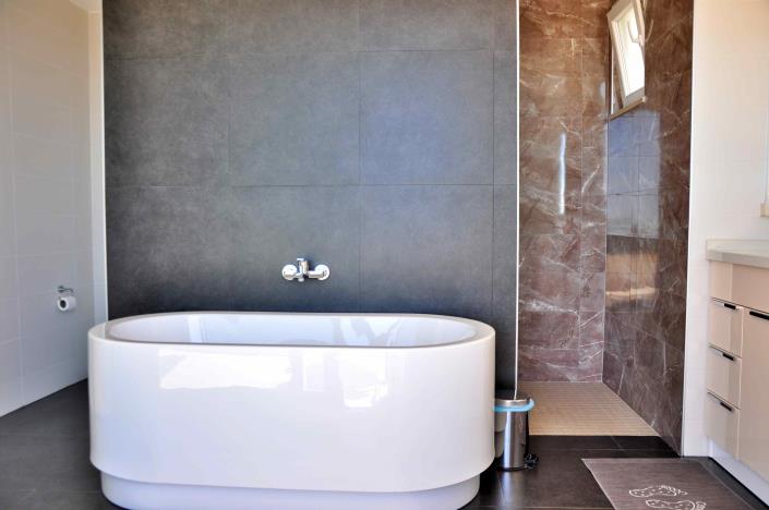 Image No.25-4 Bed Villa / Detached for sale