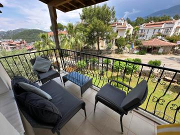 Entry-level-bedroom-balcony