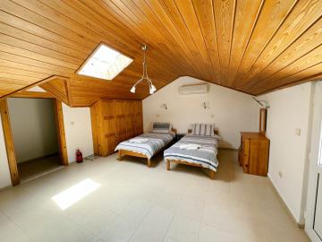 Top-floor-bedroom