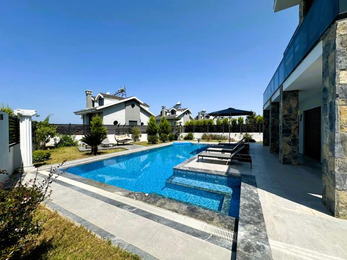 Image No.4-6 Bed Villa / Detached for sale