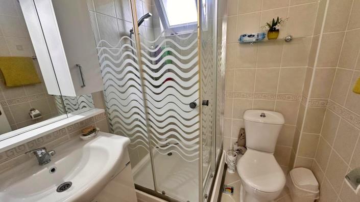 Image No.20-2 Bed Apartment for sale