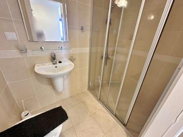 1st-floor-bathroom