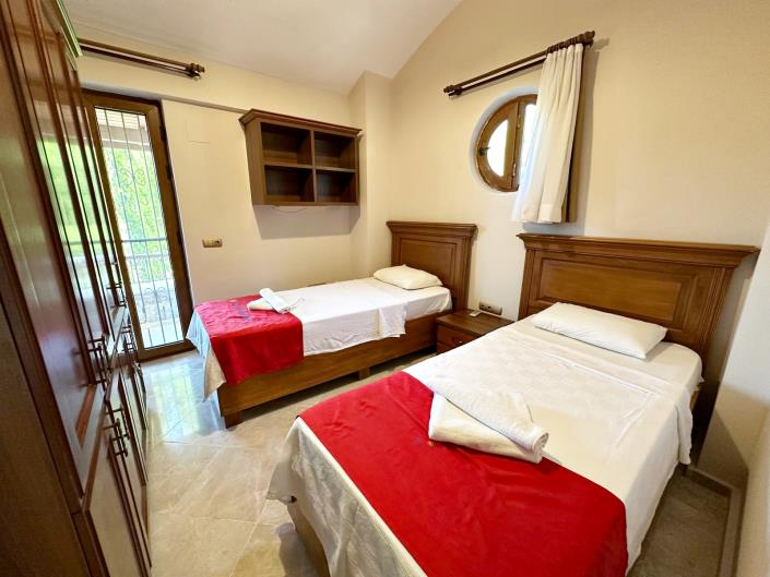 Image No.20-4 Bed Villa / Detached for sale