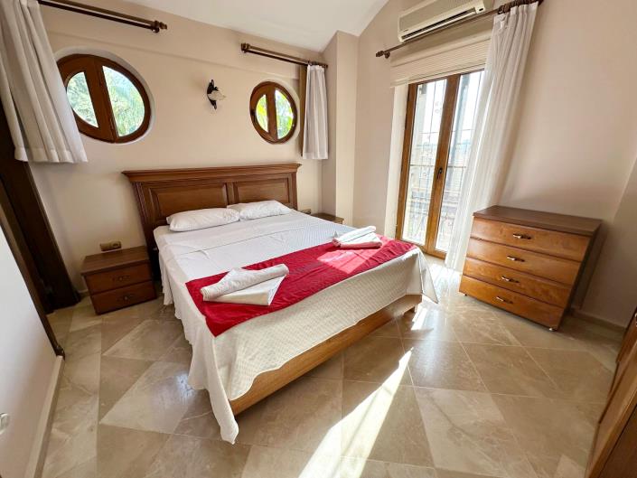 Image No.22-4 Bed Villa / Detached for sale