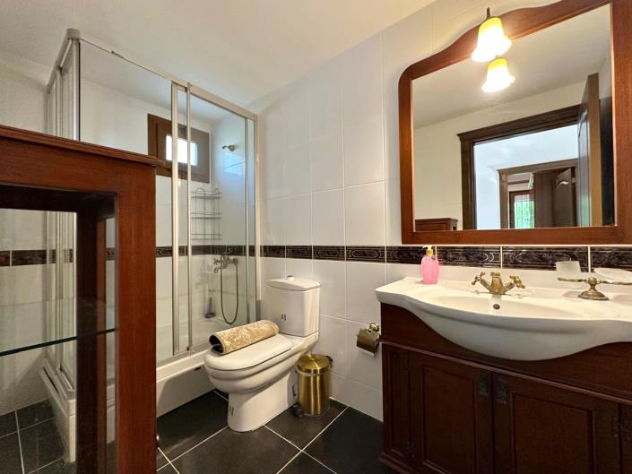 Image No.23-4 Bed Villa / Detached for sale