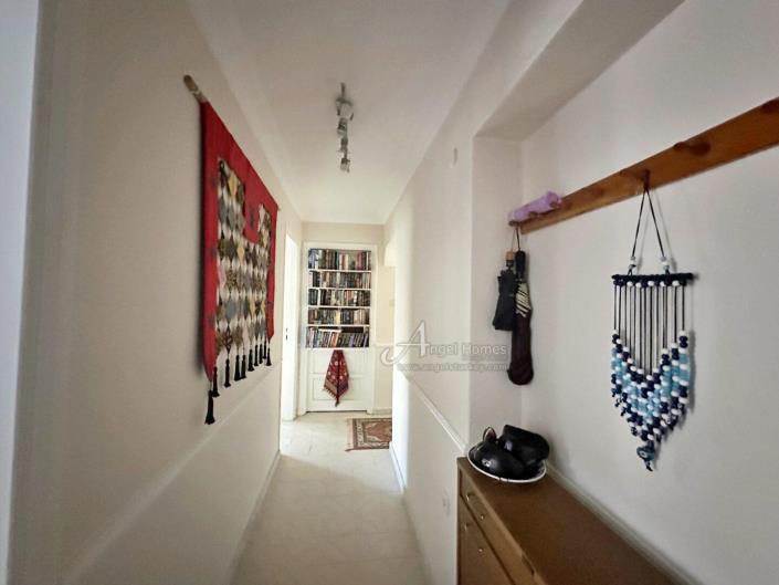 Image No.24-3 Bed Apartment for sale