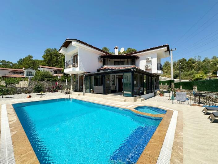 Image No.1-3 Bed Villa for sale
