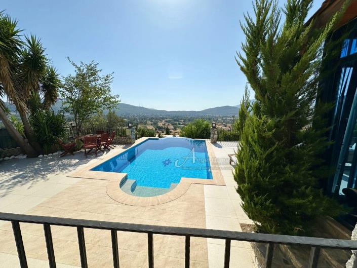 Image No.4-3 Bed Villa / Detached for sale