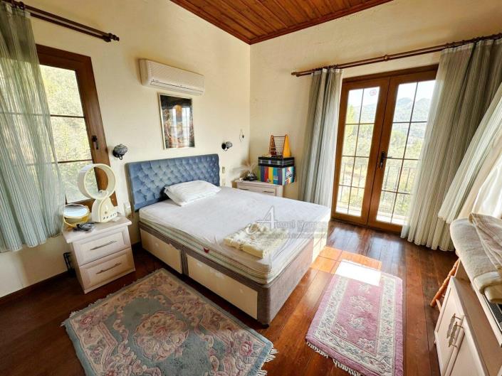 Image No.21-3 Bed Villa / Detached for sale