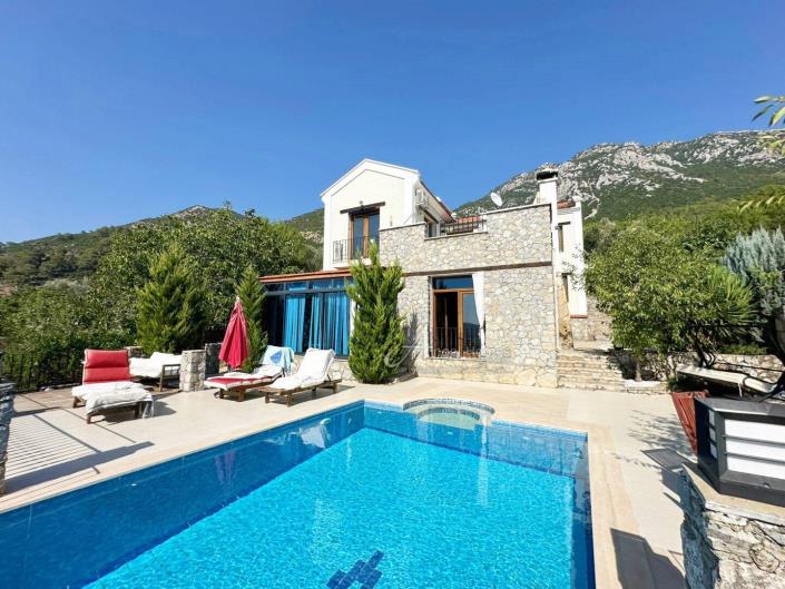 Image No.1-3 Bed Villa / Detached for sale