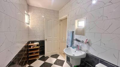 downstairs-bath