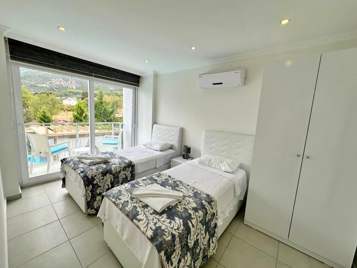 Image No.27-4 Bed Villa for sale