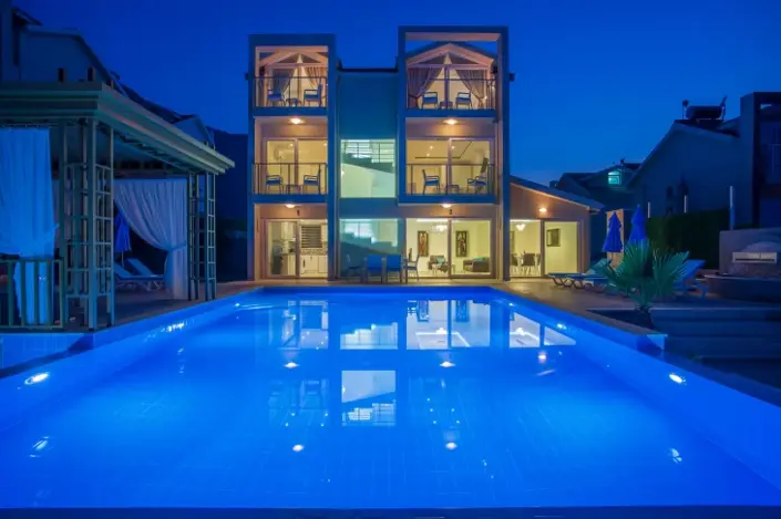 Image No.4-4 Bed Villa for sale