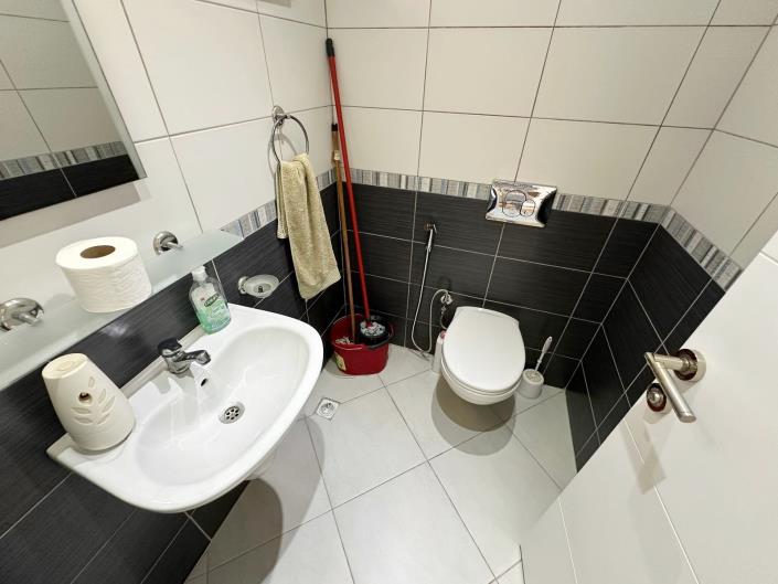 Image No.15-4 Bed Villa / Detached for sale