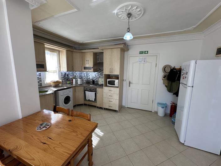 Image No.6-4 Bed Apartment for sale