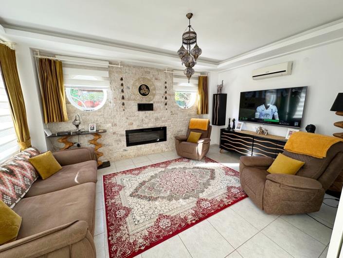 Image No.18-4 Bed Villa / Detached for sale