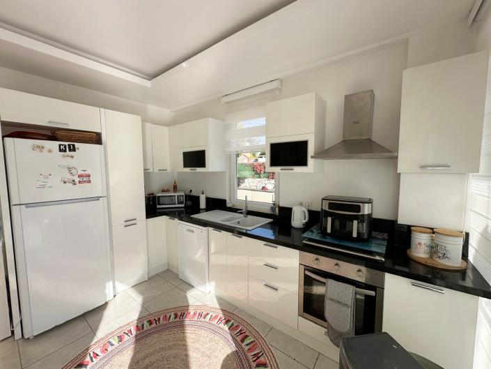 Image No.19-4 Bed Villa / Detached for sale