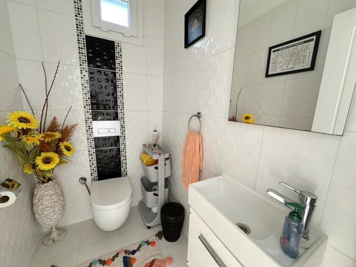 Image No.22-4 Bed Villa / Detached for sale