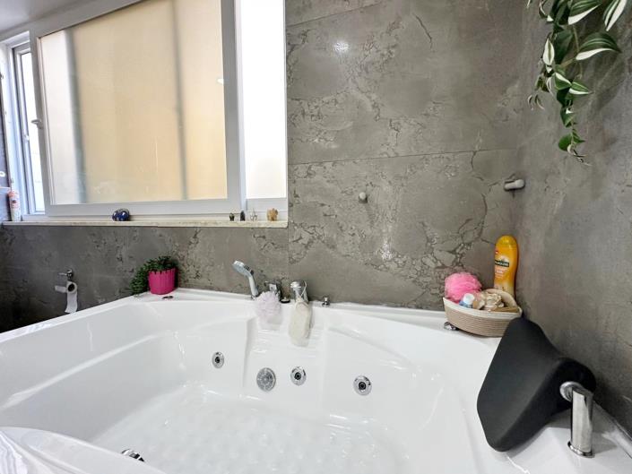 Image No.29-4 Bed Villa / Detached for sale