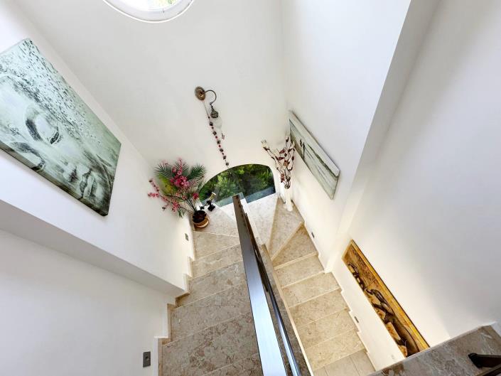 Image No.33-4 Bed Villa / Detached for sale