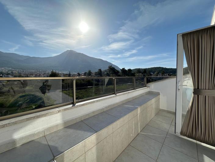 Image No.36-4 Bed Villa / Detached for sale