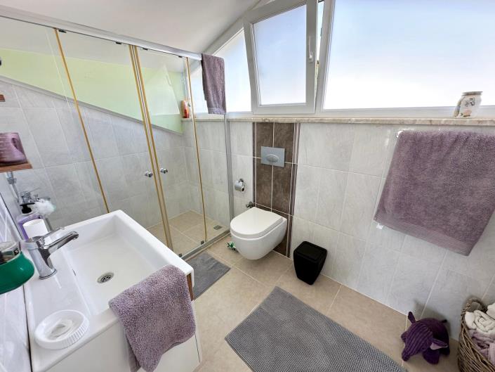 Image No.37-4 Bed Villa / Detached for sale