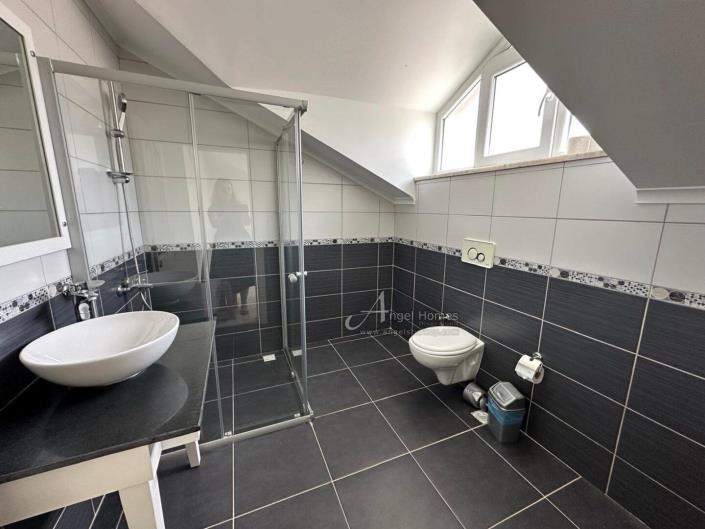 Image No.12-2 Bed Apartment for sale