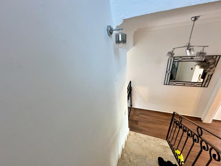 Image No.27-3 Bed Villa / Detached for sale