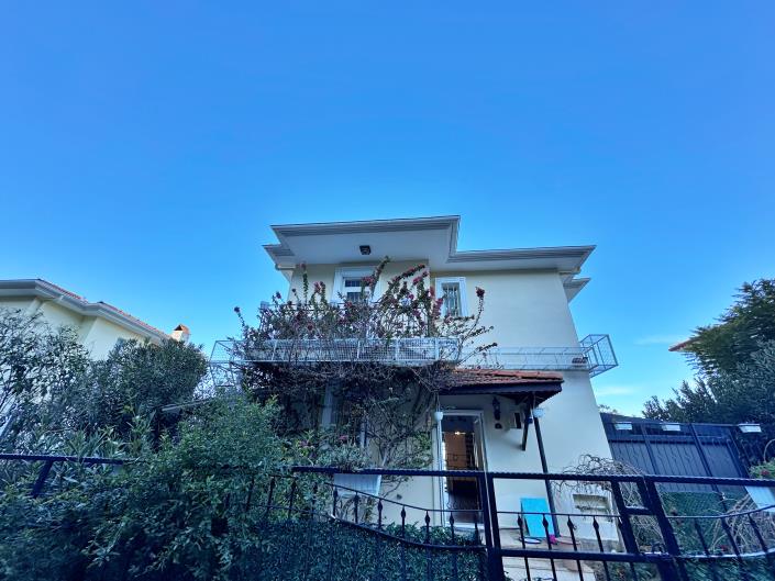 Image No.30-3 Bed Villa / Detached for sale