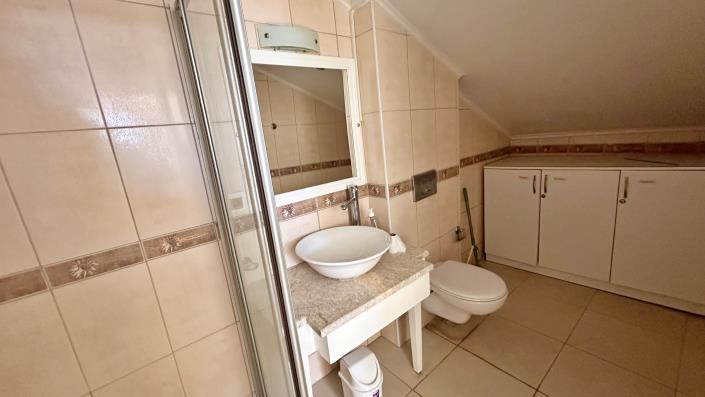 Image No.18-3 Bed Apartment for sale