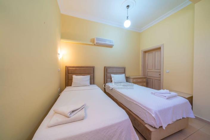 Image No.16-5 Bed Villa / Detached for sale