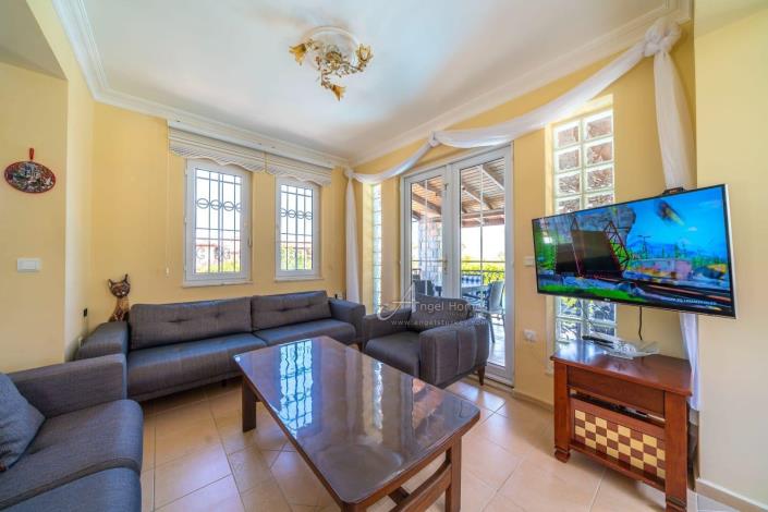 Image No.9-5 Bed Villa / Detached for sale