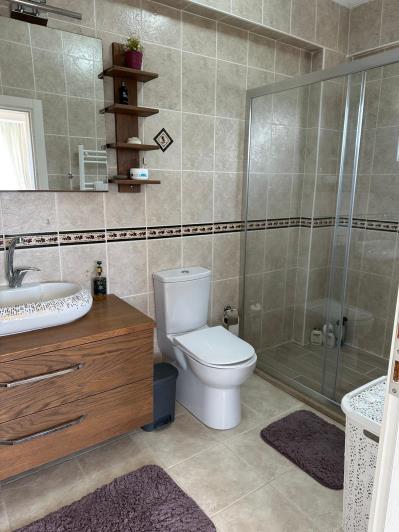 Image No.31-3 Bed Villa / Detached for sale