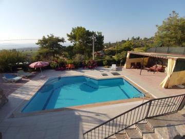 3_bed_villa_kadikoy_pool_1