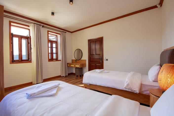 Image No.24-4 Bed Villa / Detached for sale