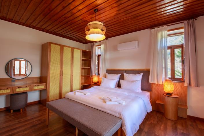 Image No.39-4 Bed Villa / Detached for sale