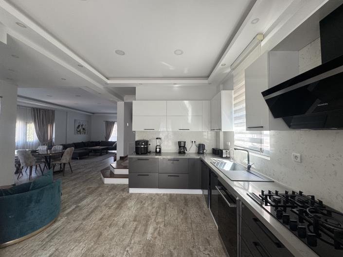 Image No.15-5 Bed Villa / Detached for sale