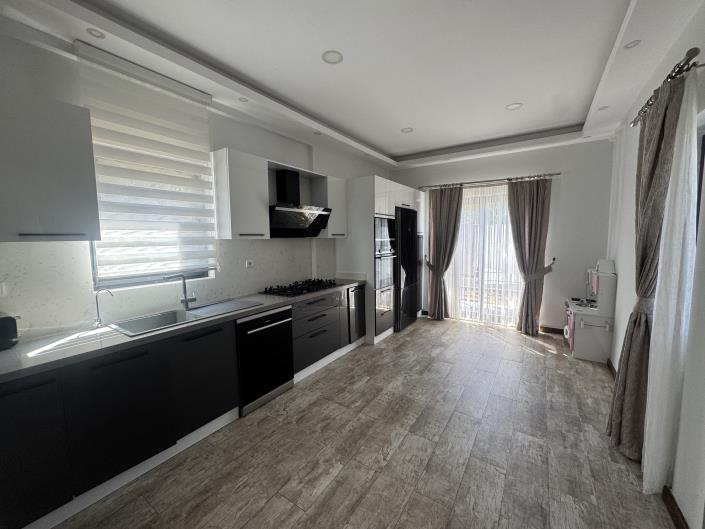 Image No.12-5 Bed Villa / Detached for sale