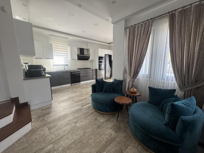 Image No.8-5 Bed Villa / Detached for sale