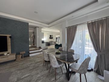 Media-20-DB2DEDC5-D994-4564-A3F6-9EBBD27A7488