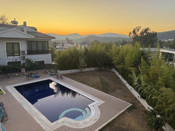 Image No.3-5 Bed Villa / Detached for sale