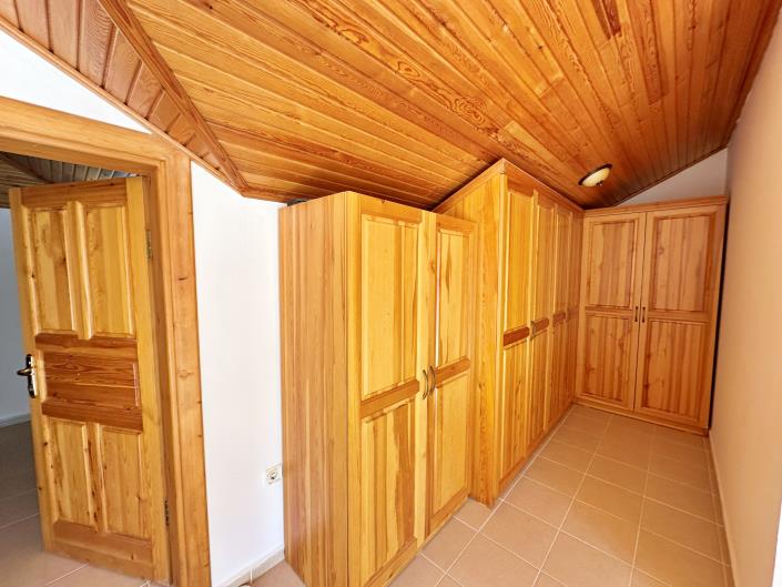 Image No.18-3 Bed Apartment for sale