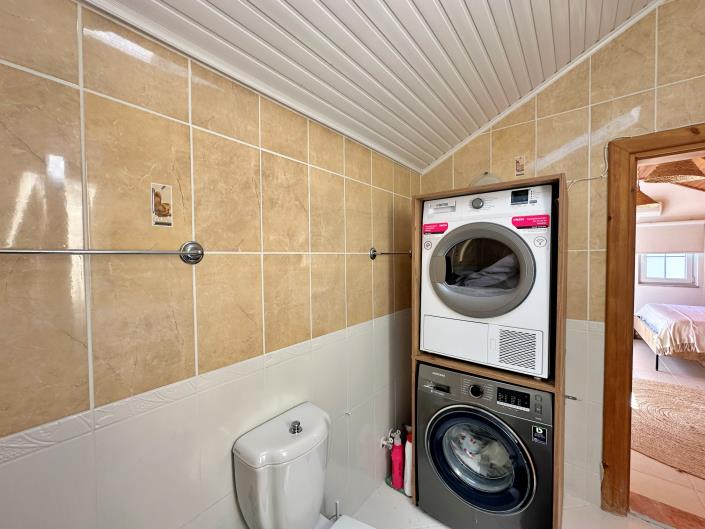 Image No.24-3 Bed Apartment for sale