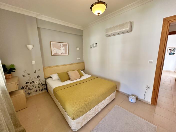 Image No.20-3 Bed Apartment for sale