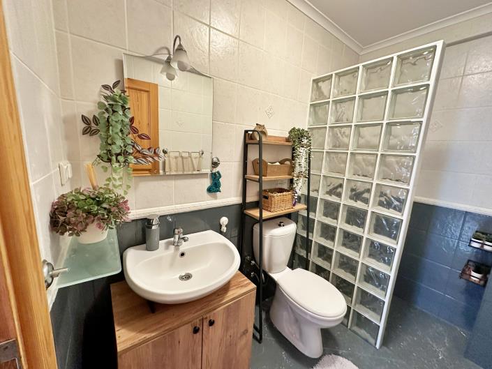 Image No.33-3 Bed Apartment for sale