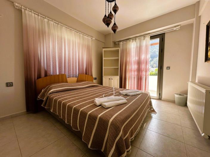 Image No.11-4 Bed Villa / Detached for sale