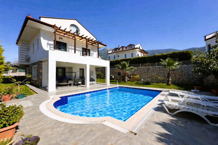 Image No.2-4 Bed Villa / Detached for sale