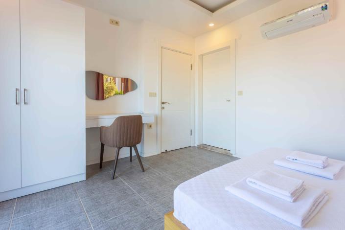 Image No.13-4 Bed Villa / Detached for sale