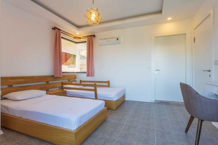 Image No.24-4 Bed Villa / Detached for sale